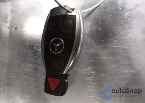 2011 Mercedes-Benz C 300 Luxury/Sport z USA, uszkodzony, nr VIN WDDGF5EB7BA449747